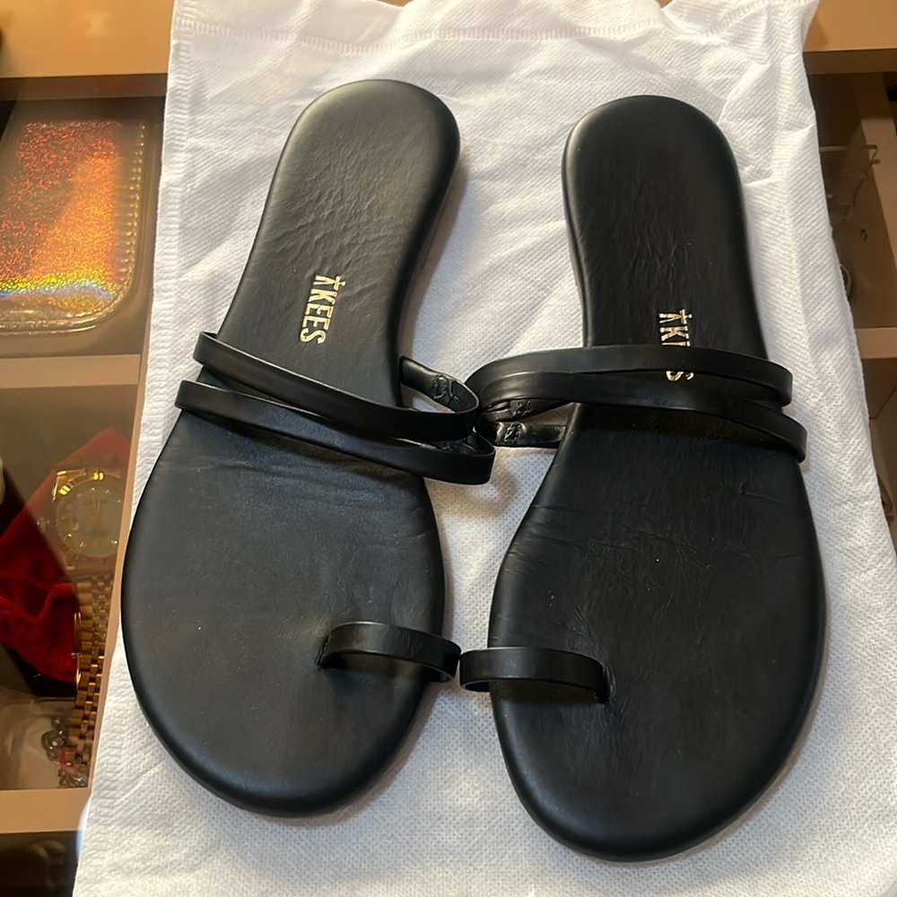 Teeks strappy Flip Flops
